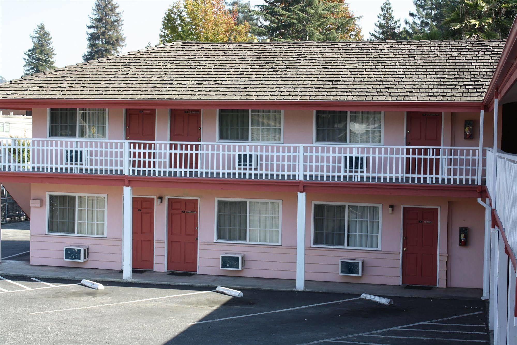 NATIONAL 9 MOTEL 2 SANTA CRUZ UNITED STATES COMPARE