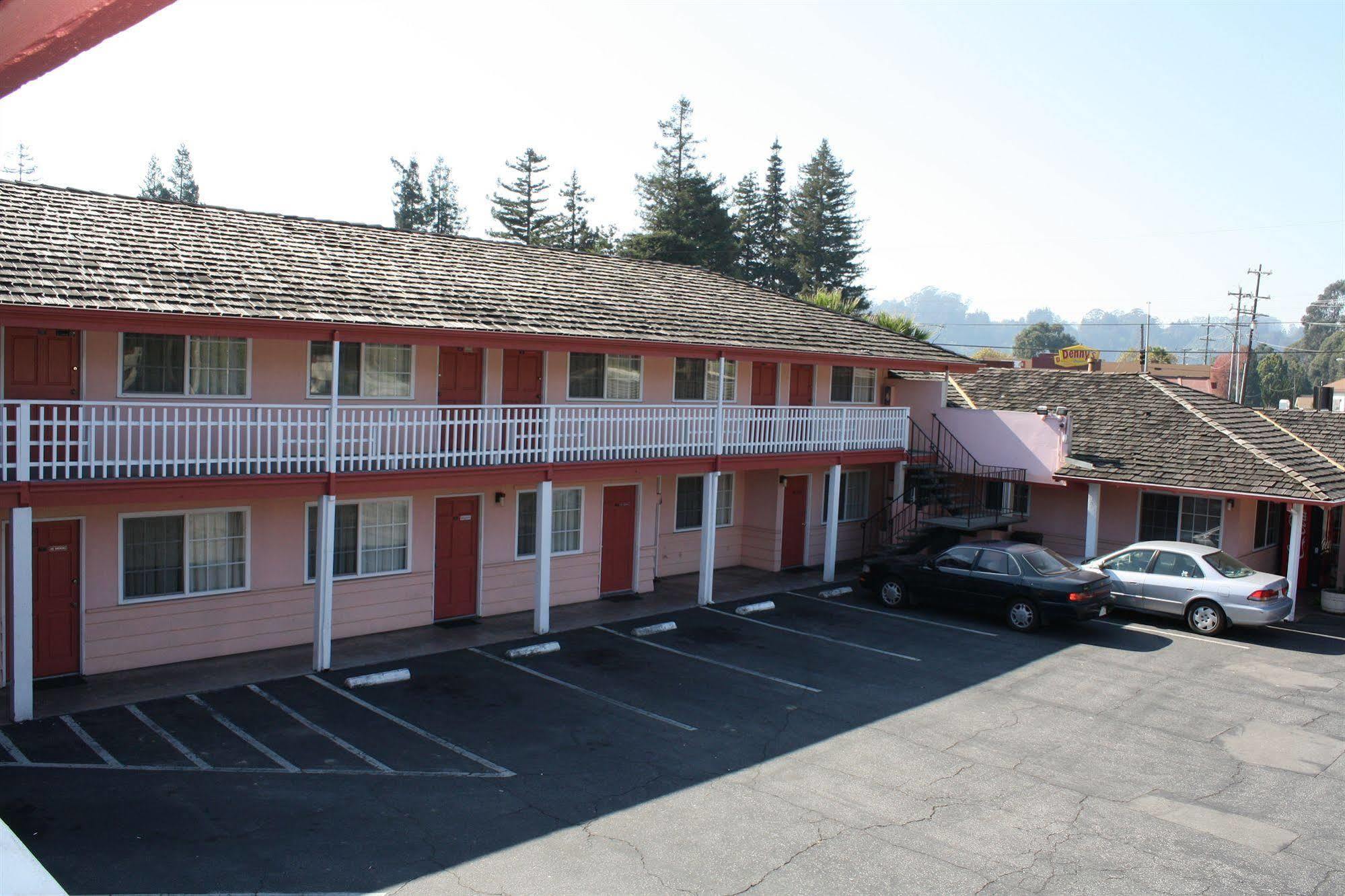 NATIONAL 9 MOTEL 2 SANTA CRUZ UNITED STATES COMPARE